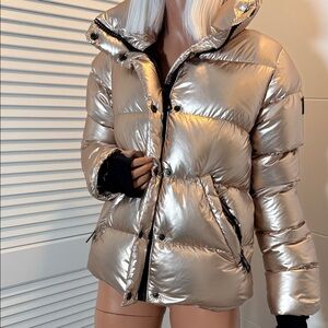 Sam's NewYork Women's Metallic Puffer Jacket size medium